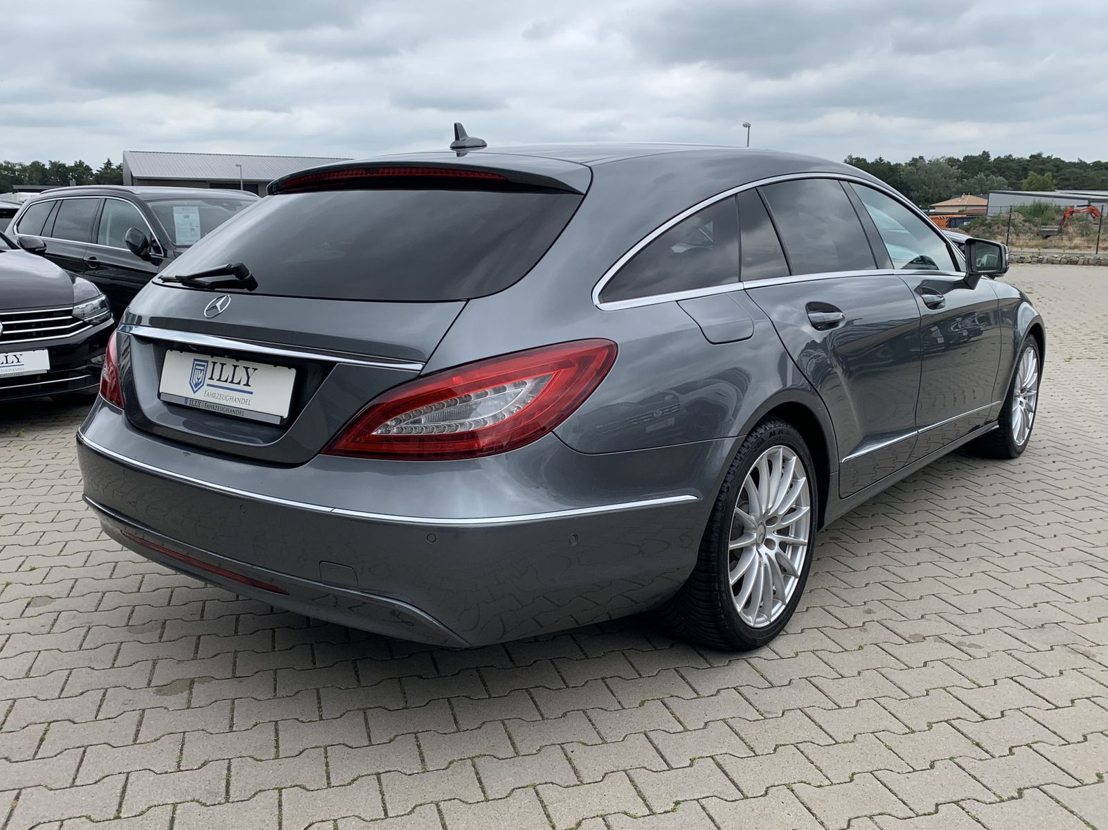 Fahrzeugabbildung Mercedes-Benz CLS 350 Shooting Brake BlueTEC*4Matic*Leder*LED*