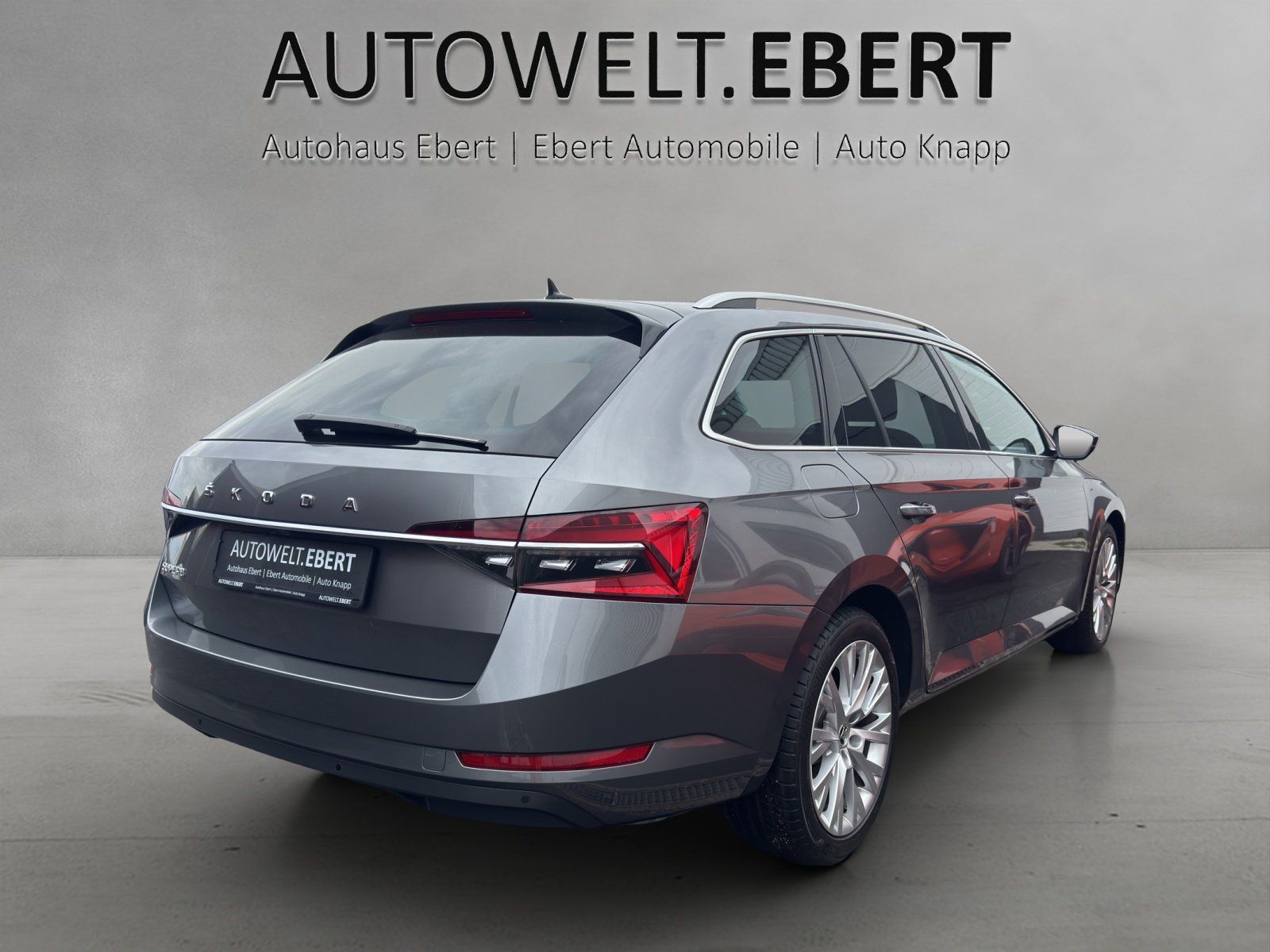 Fahrzeugabbildung SKODA Superb Combi 2.0 TSI DSG Style/AHK/KAMERA/ACC/