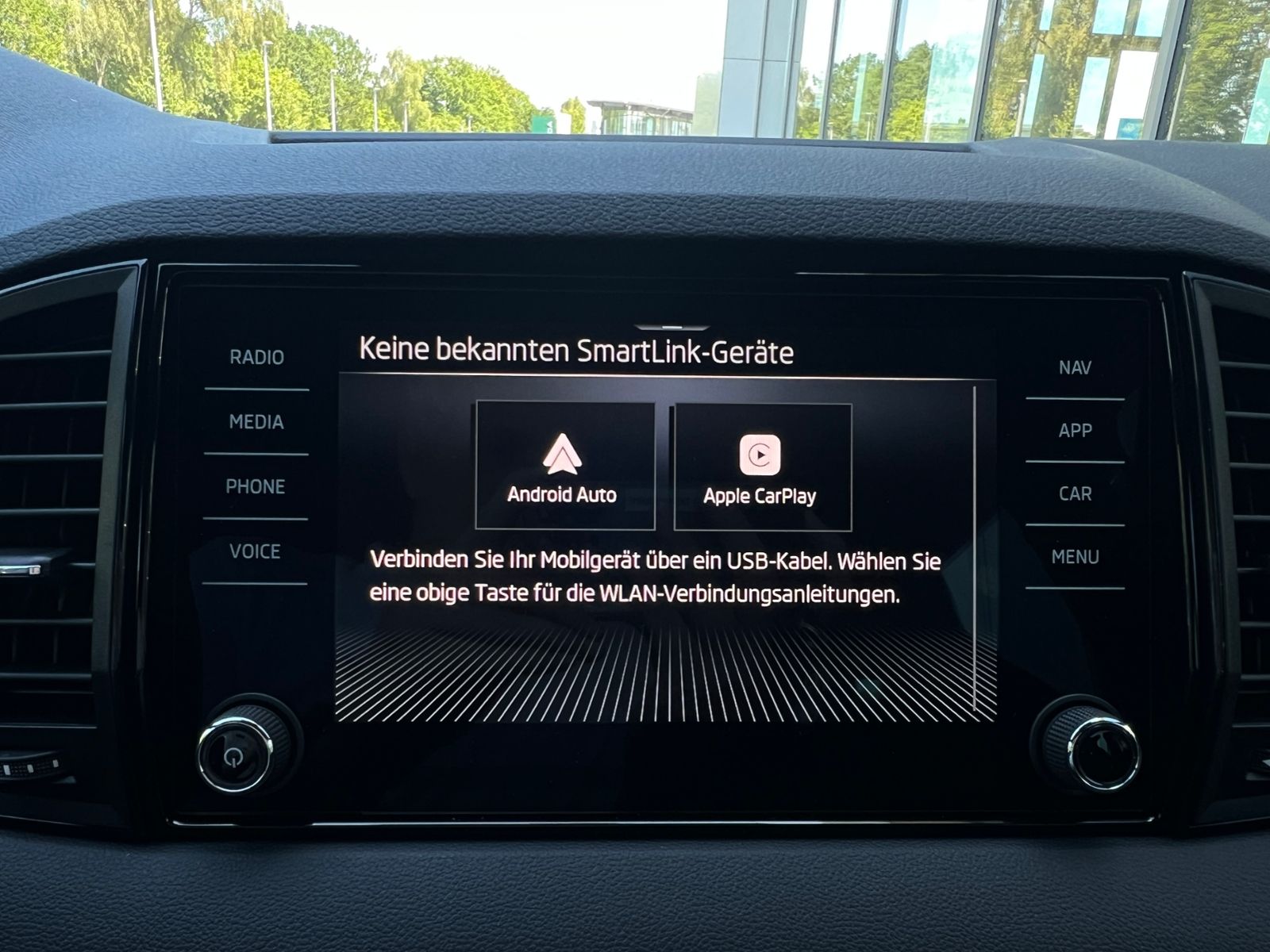 Fahrzeugabbildung SKODA Karoq Sportline 2.0 TDI DSG *AHK,Navi,TravelAssi