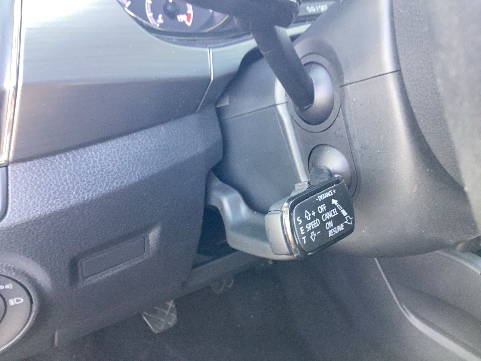 Fahrzeugabbildung SKODA Fabia Combi TSI Soleil LED Navi ACC RFK SHZ