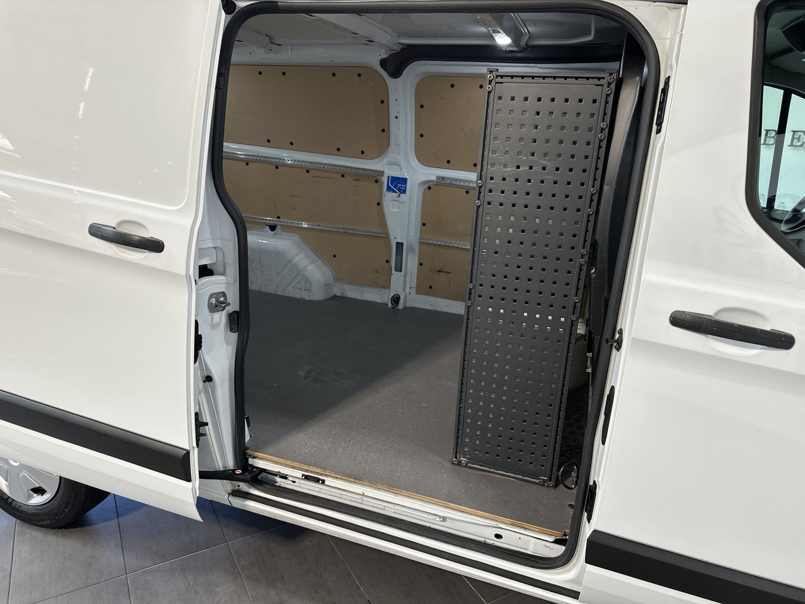 Fahrzeugabbildung Ford Custom 300 L2 NAV+BLUETOOTH+KAMERA+KLIMA+SHZ+ACC