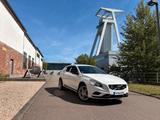 Volvo V60 D5 R-Design unfallfrei TÜV neu Reifen neu - Volvo V60 in Saarbrücken