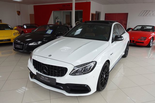 Mercedes-Benz C63 AMG Lim./ Perf.AGA / Pano / Burmester /