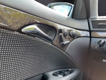 Mercedes E 280 - 12
