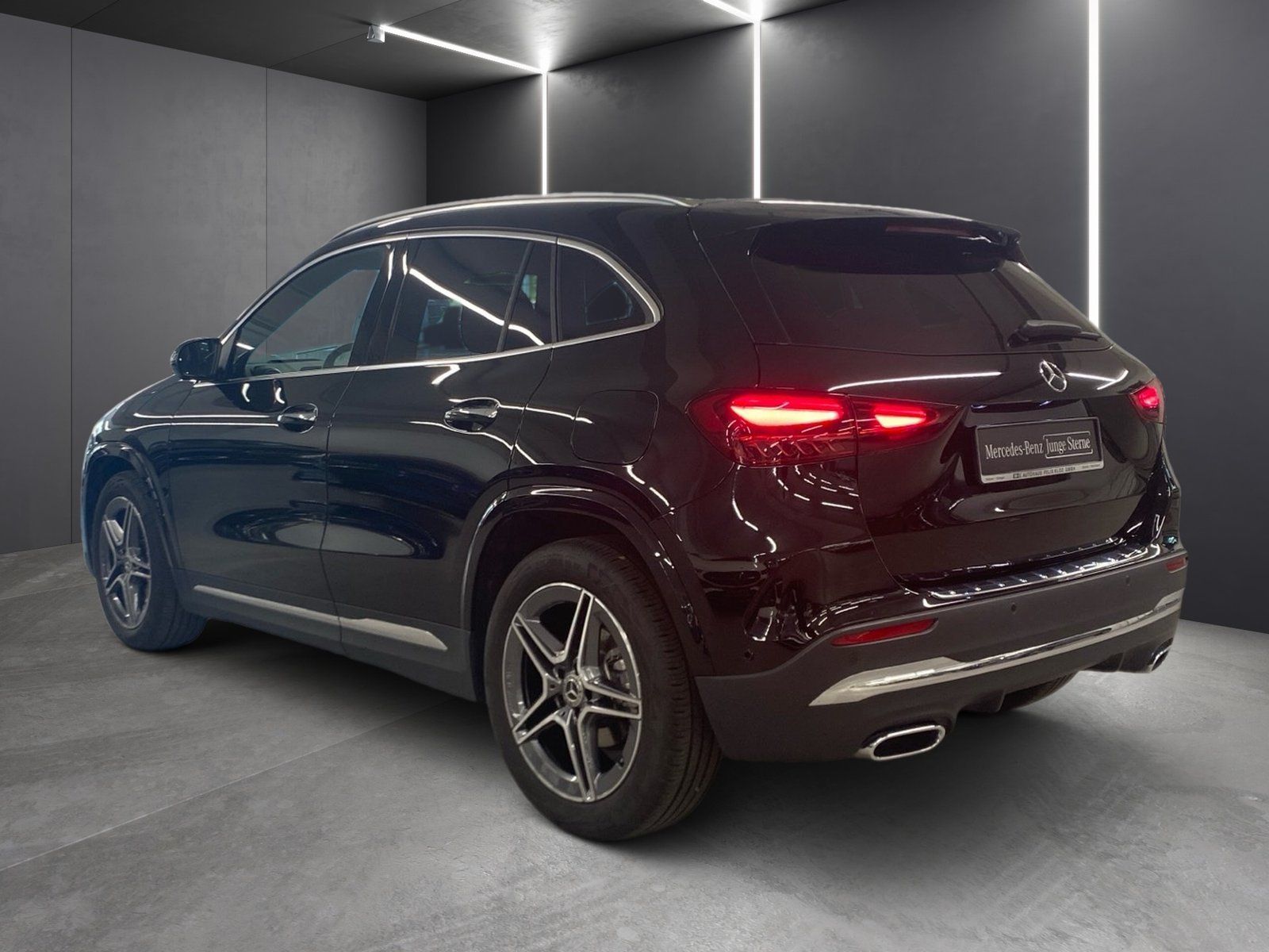 Fahrzeugabbildung Mercedes-Benz GLA 200 AMG Plus*AHK*360**HUD*Pano*MuBeam*Memory