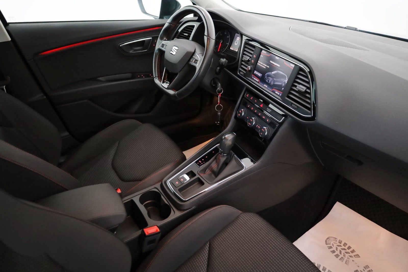 Fahrzeugabbildung SEAT Leon ST FR T.Leder,Navi,LED,ACC,Apple CarPlay