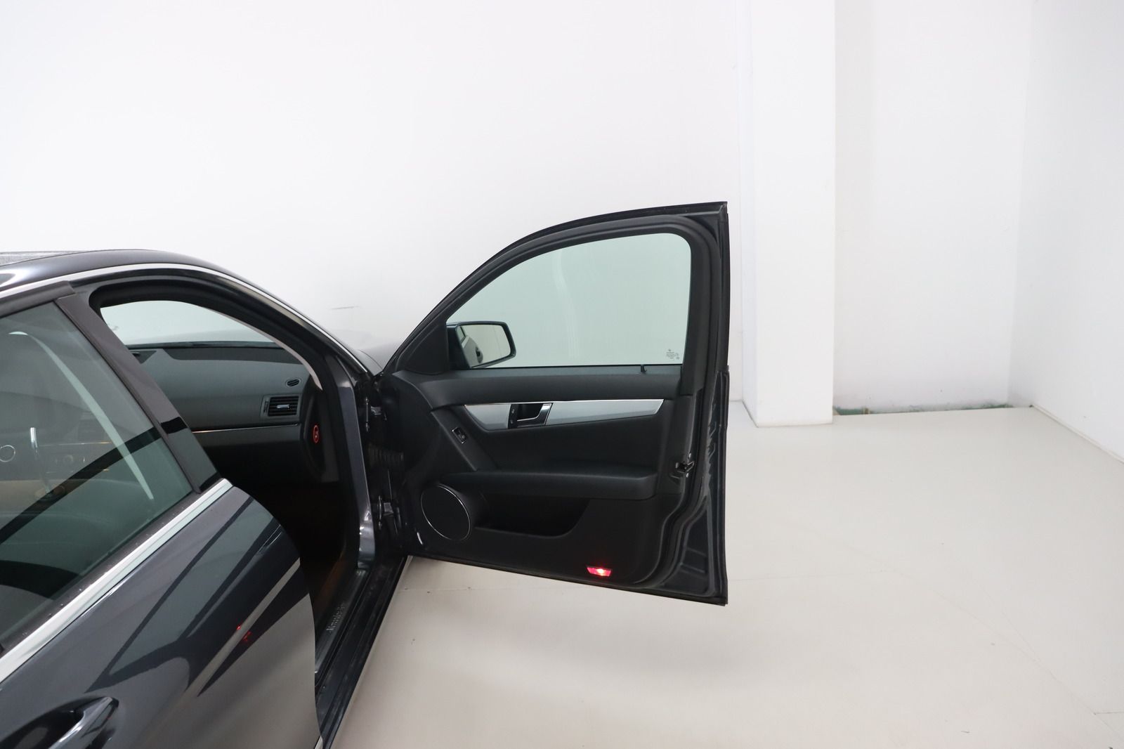 Fahrzeugabbildung Mercedes-Benz C 180 KOMPRESSOR HU/AU 02.27