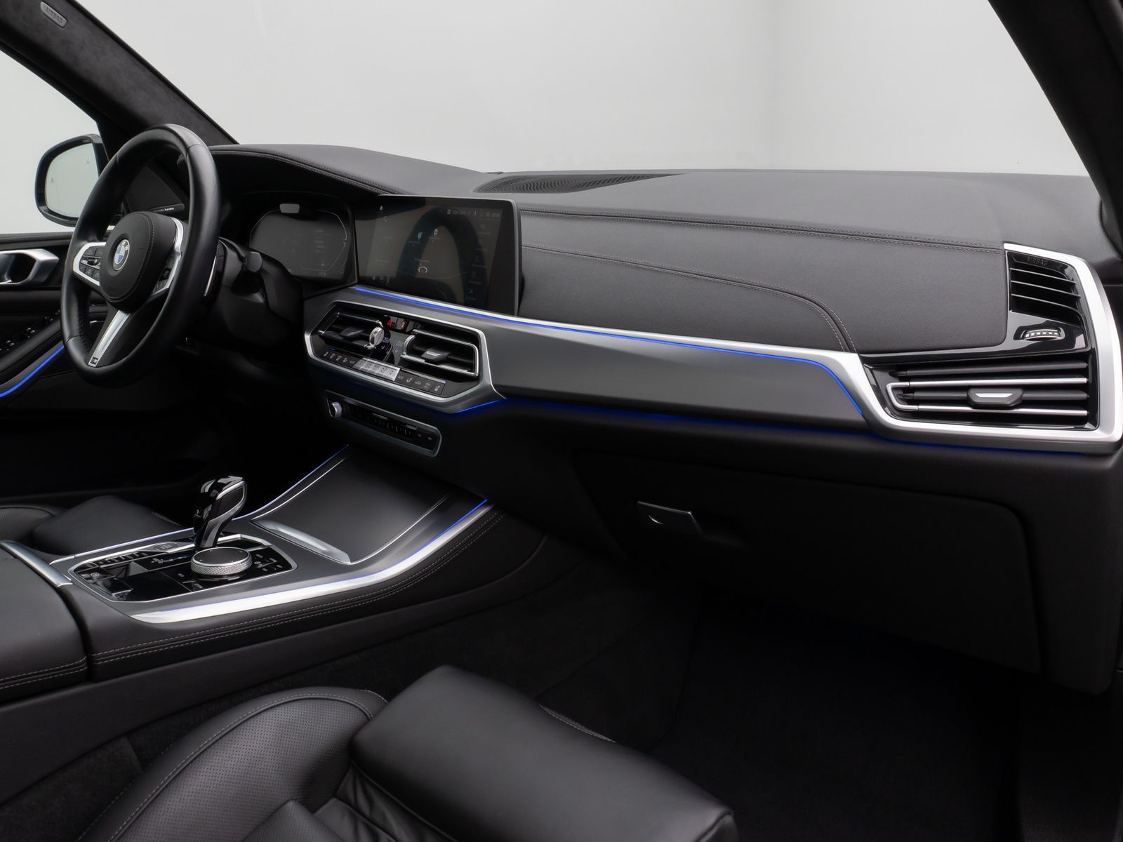 Fahrzeugabbildung BMW X5 xD40d M Sport Panorama Laser 360°HUD DAB H/K