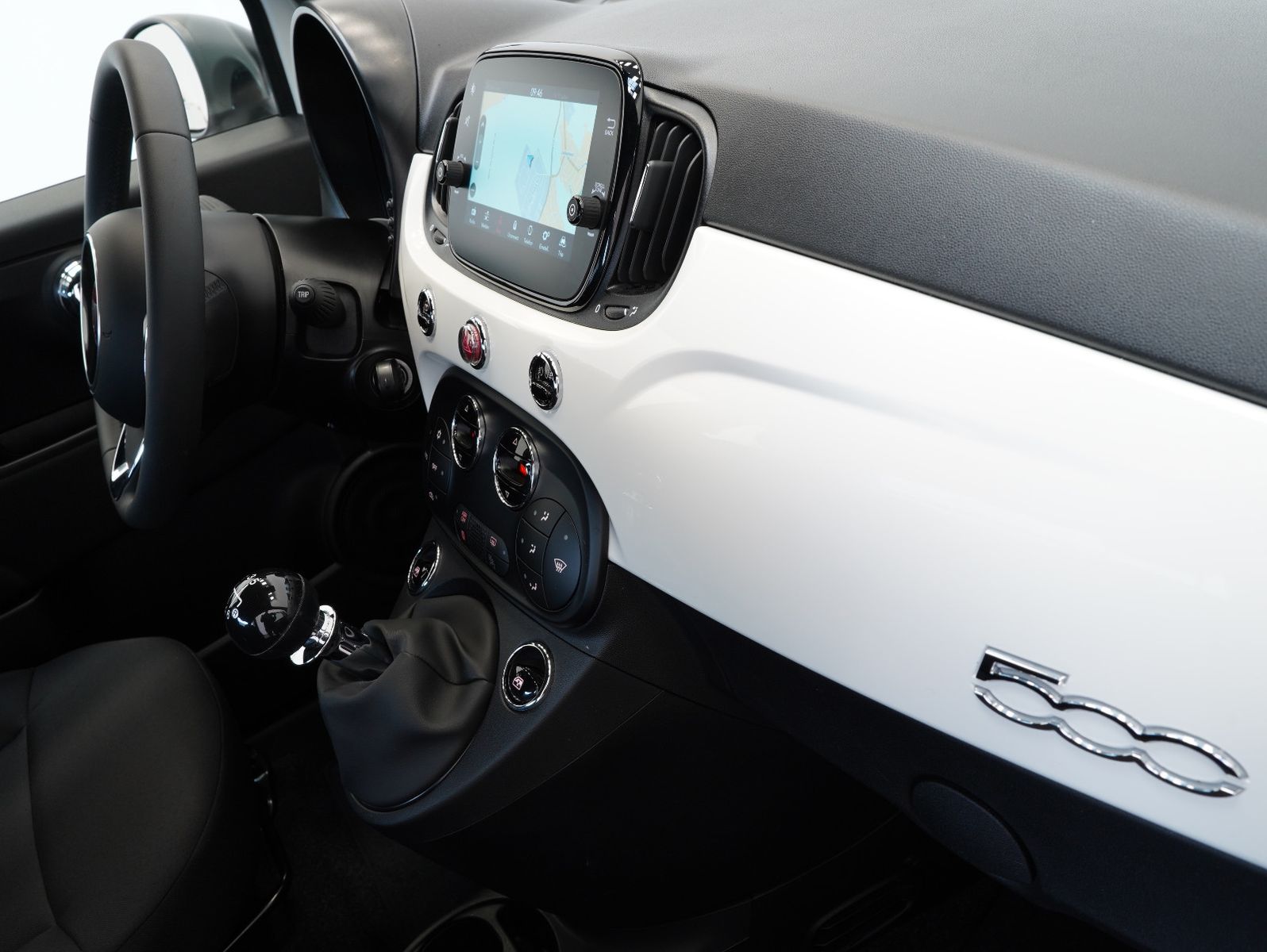 Fahrzeugabbildung Fiat 500 1.0 Mild Hybrid KOMFORT/TECH/NAVI/CARPLAY