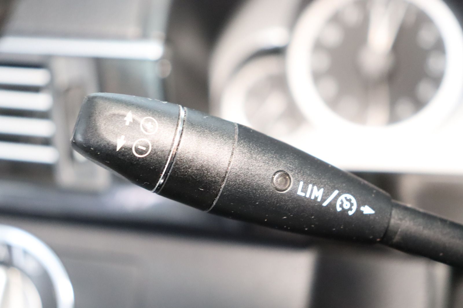 Fahrzeugabbildung Mercedes-Benz E 350 CGI T BlueEFFICIENCY * Navi * Sitzhzg. *