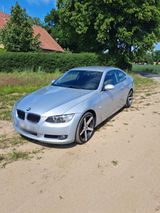 BMW 325i Coupé E92 - BMW 325: E92 325i