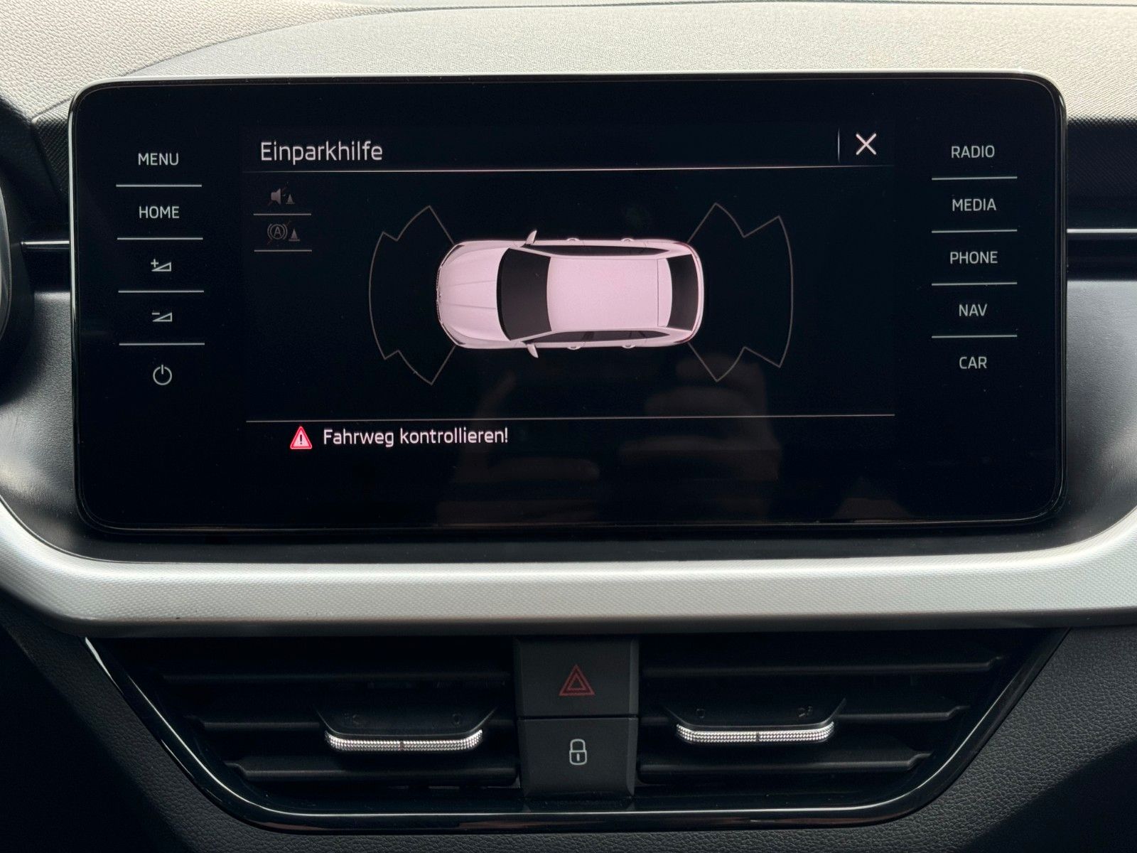 Fahrzeugabbildung SKODA Scala 1.0 DSG Ambition CarPlay Temp. SHZ PDC
