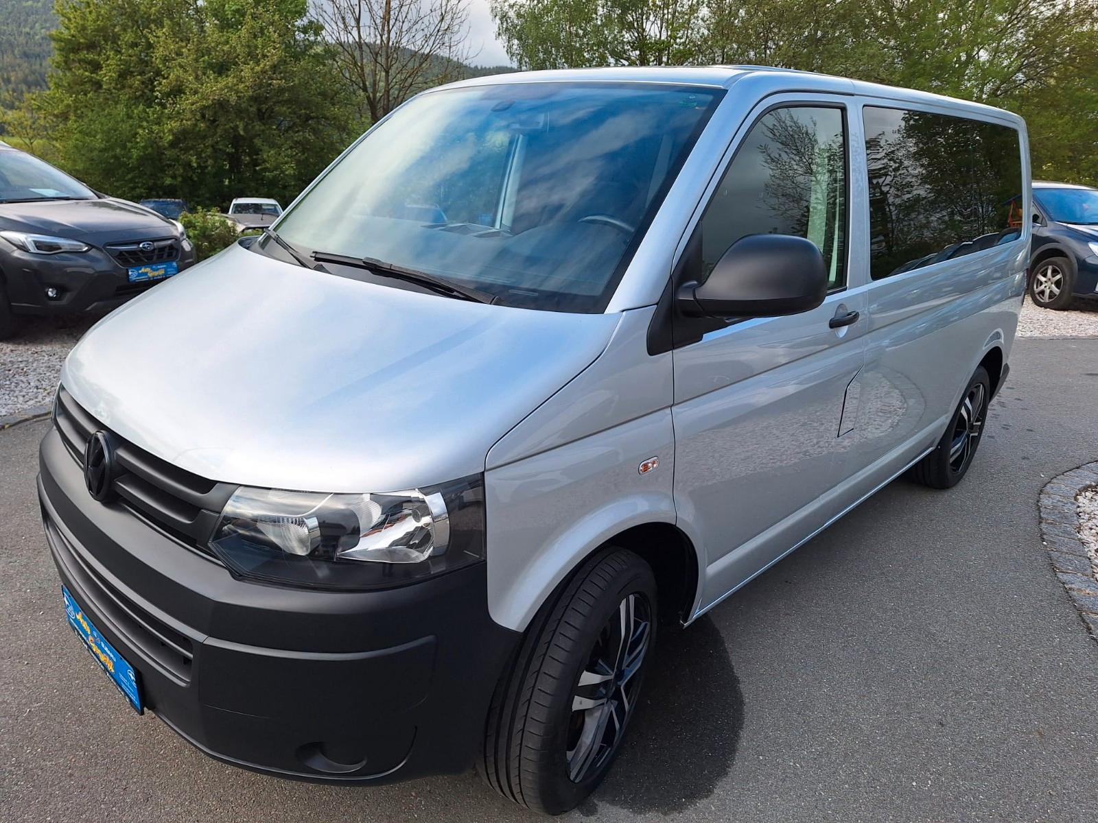 Volkswagen T5 Transporter Bus Caravelle Trend 4Motion AHK