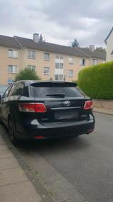 Toyota Avensis 2.2 D Automatik 2011 im gut... - Toyota Avensis in Oberhausen
