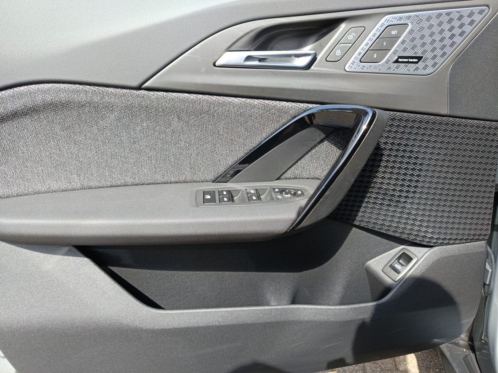 BMW iX2 - Bild 18