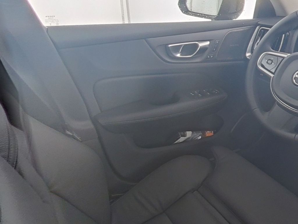 Volvo V60 B4 Plus Dark HUD Digitales Cockpit Memory Si foto 12