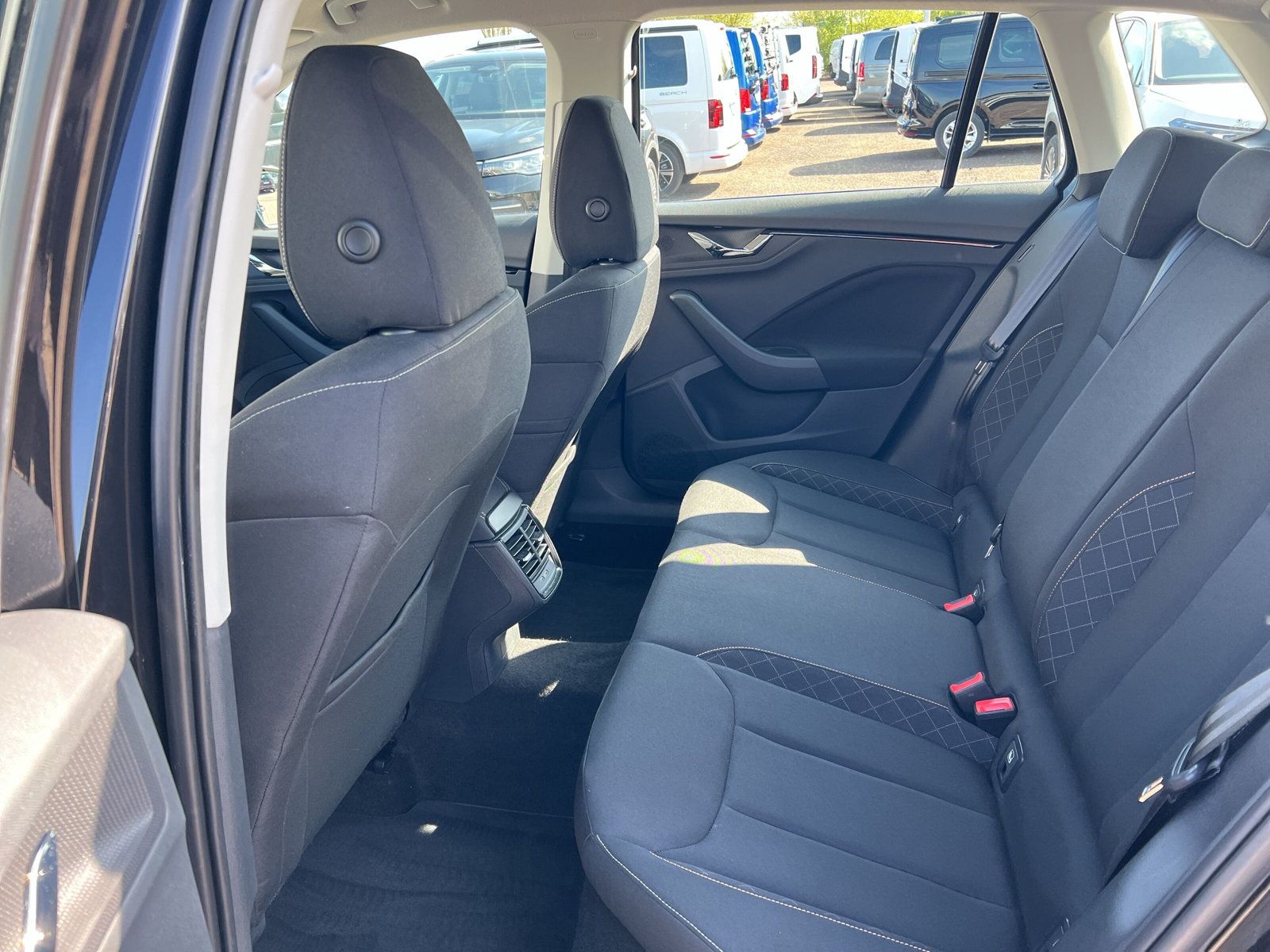 Fahrzeugabbildung SKODA Kamiq 1.6 TDI Ambition LED VIRTUAL KAMERA