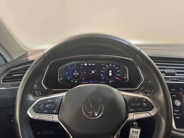 Tiguan 2.0 TDI DSG ELEGANCE MATRIX+PANO+HUD+H&K+