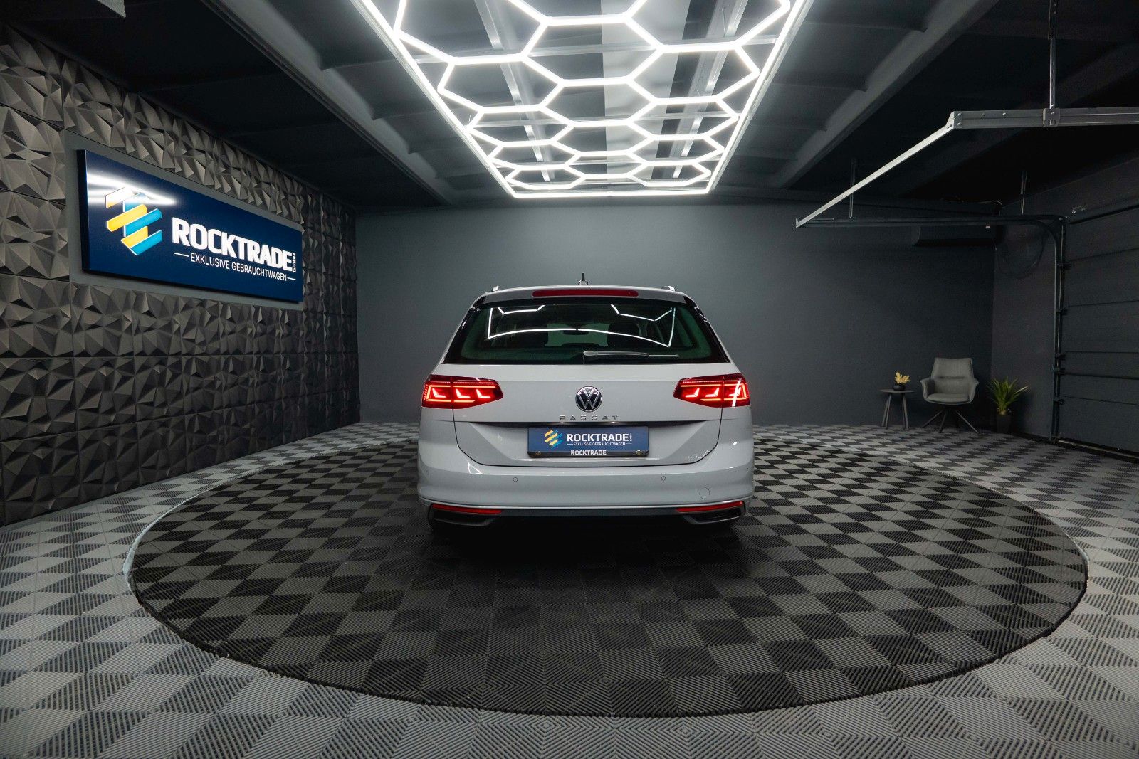 Fahrzeugabbildung Volkswagen Passat Variant 2.0 TDI IQ Business *ACC*LED*DCC*