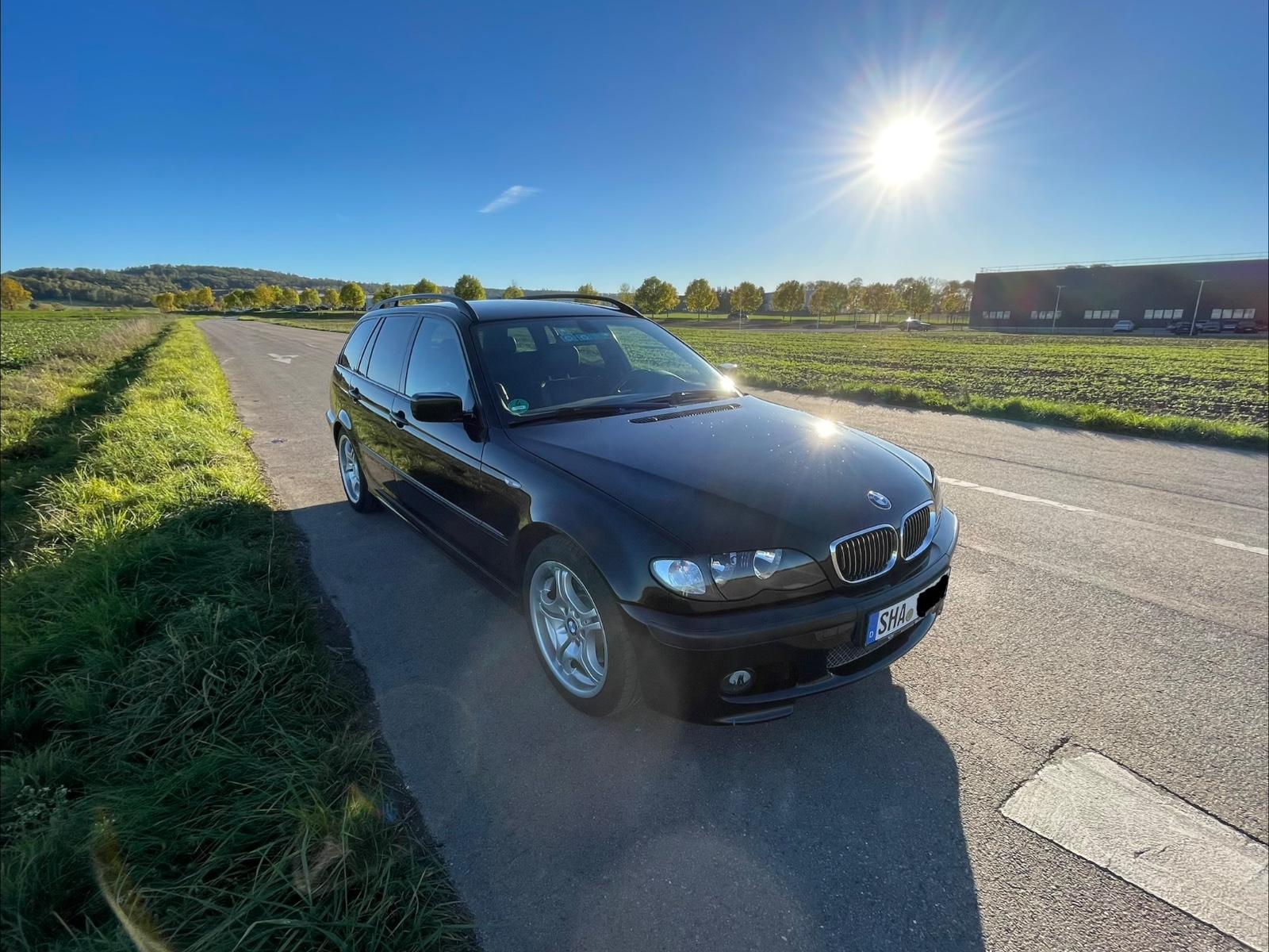 BMW 320 2005 — салон