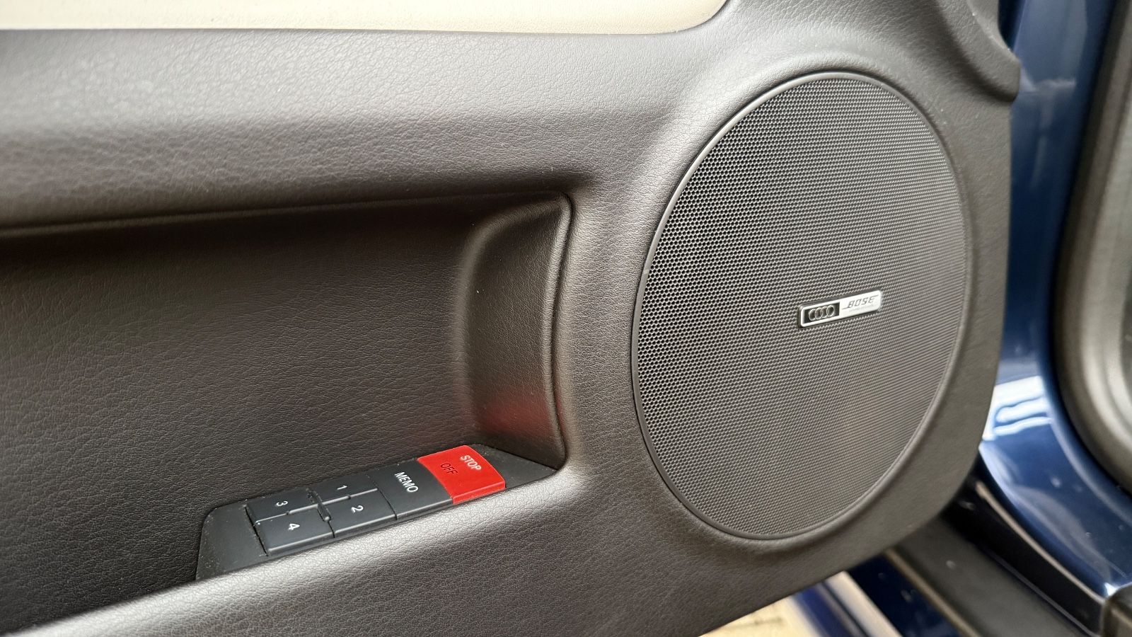 Fahrzeugabbildung Audi RS4 Cabrio*Top Zustand*Scheckheft*Sammler