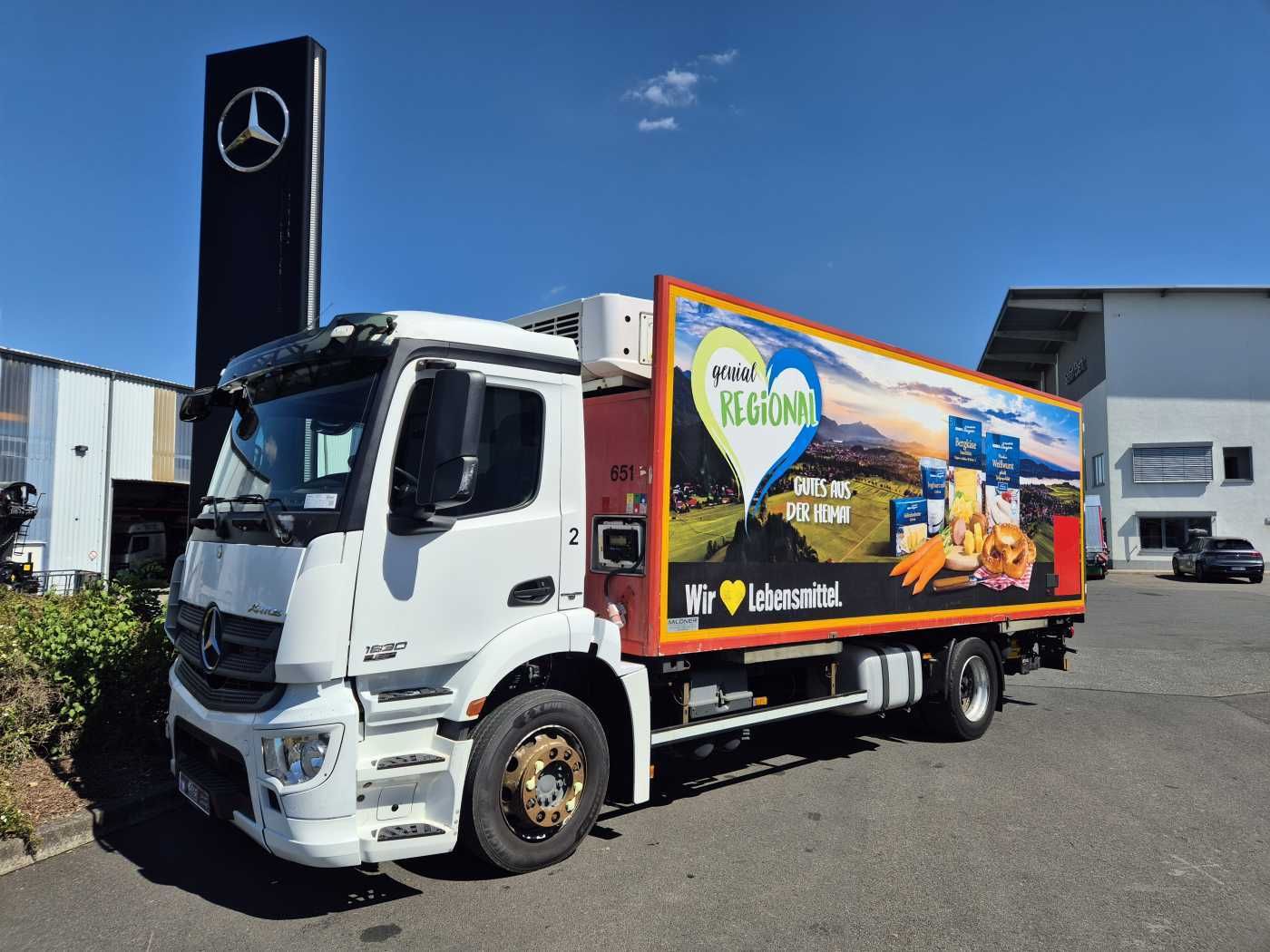Fahrzeugabbildung Mercedes-Benz Antos 1830 LL 4x2 Ladebordwand Carrier Supra 750