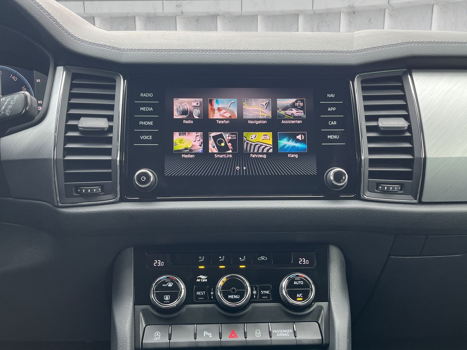 Fahrzeugabbildung SKODA Kodiaq 1.5l DSG*Matrix*7Sitzer*Kamera*PDC***