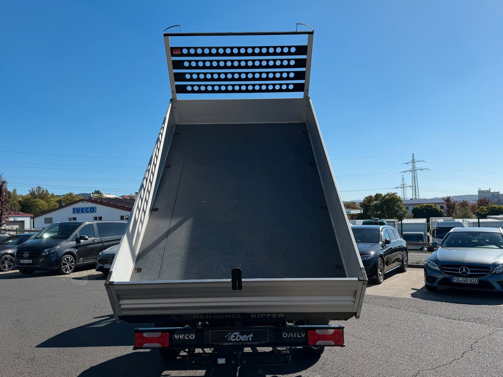 Fahrzeugabbildung Iveco Daily 35 S 14 Henschel 3-S-Kipper Klima 3450mm