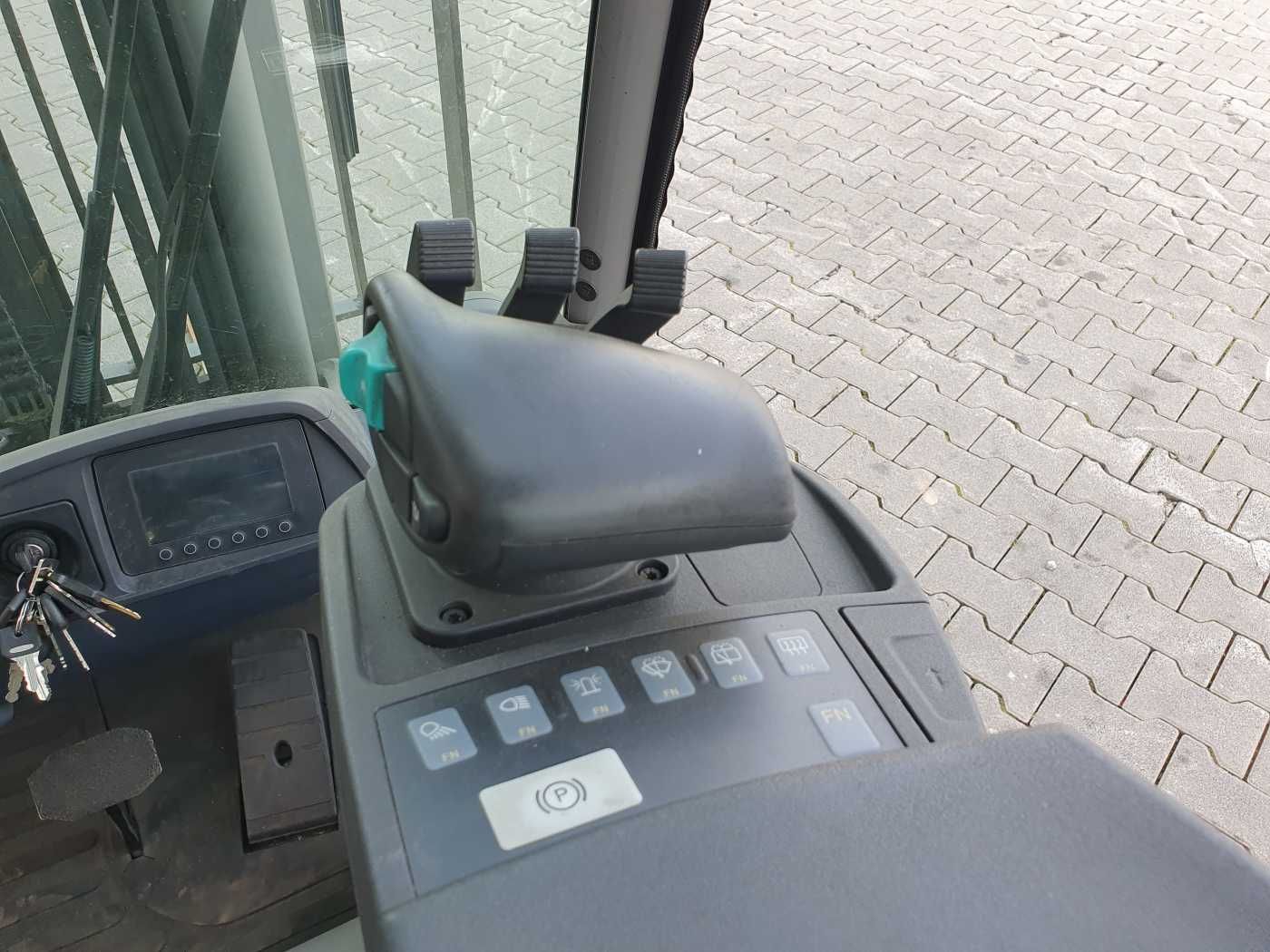 Fahrzeugabbildung Jungheinrich EFG 215 / Triplex: 4.25m! / SS / nur 3.488h!