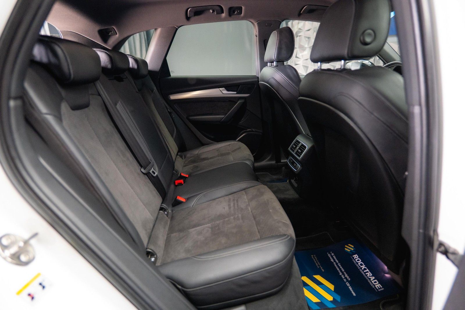 Fahrzeugabbildung Audi SQ5 3.0 TDI quattro Optik-Paket Schwarz *LED*19%