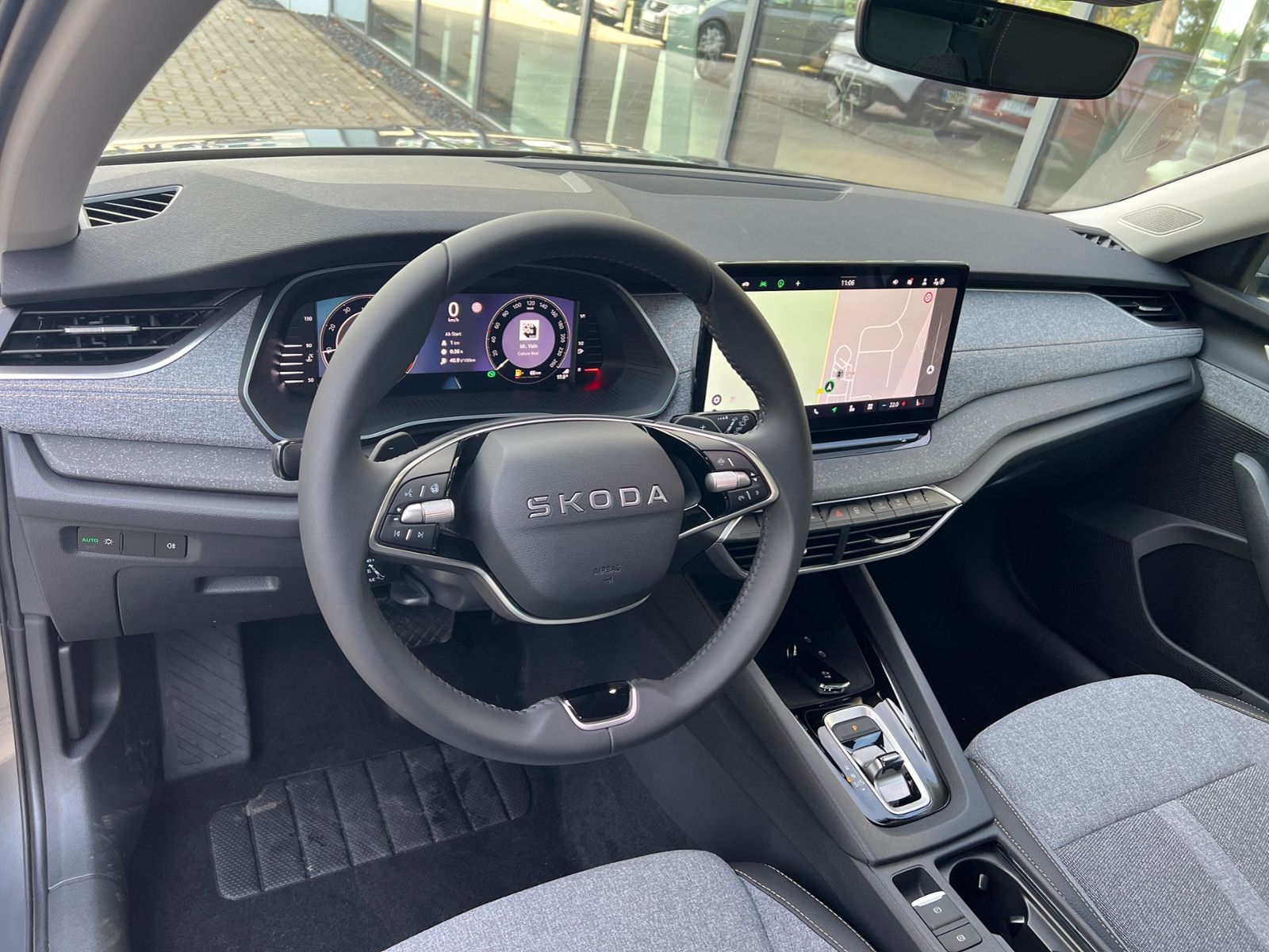 Fahrzeugabbildung SKODA Octavia Combi Tour 2.0 TDI DSG *AHK, LED, ACC, K