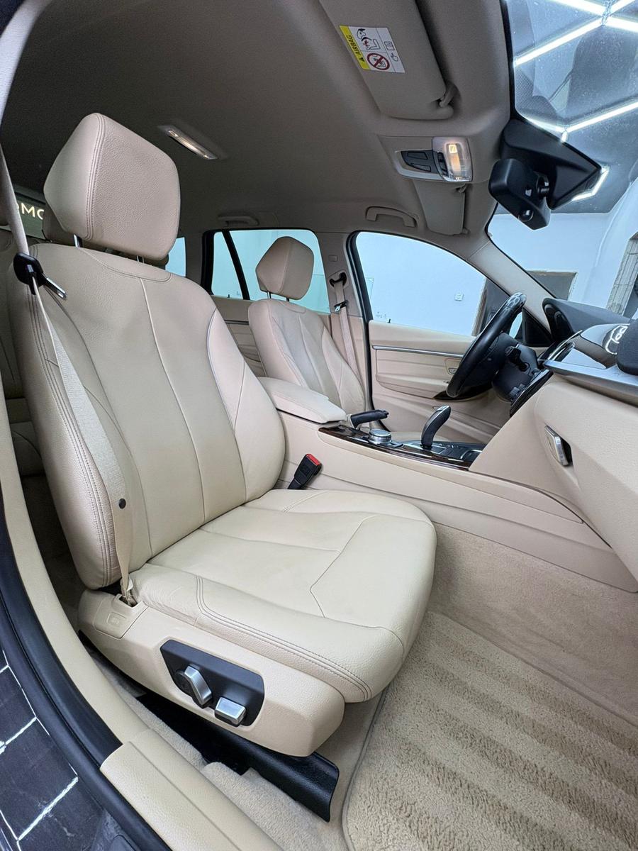 BMW 330 i xDrive Touring Luxury Line – 252 ch – HUD – Cuir – LED adaptatifs – Caméra – Navi Pro