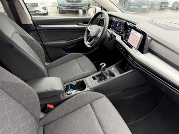 Volkswagen Golf VIII Var. Life+LED+Virt.Cock.+SHZ+L-Hzg+