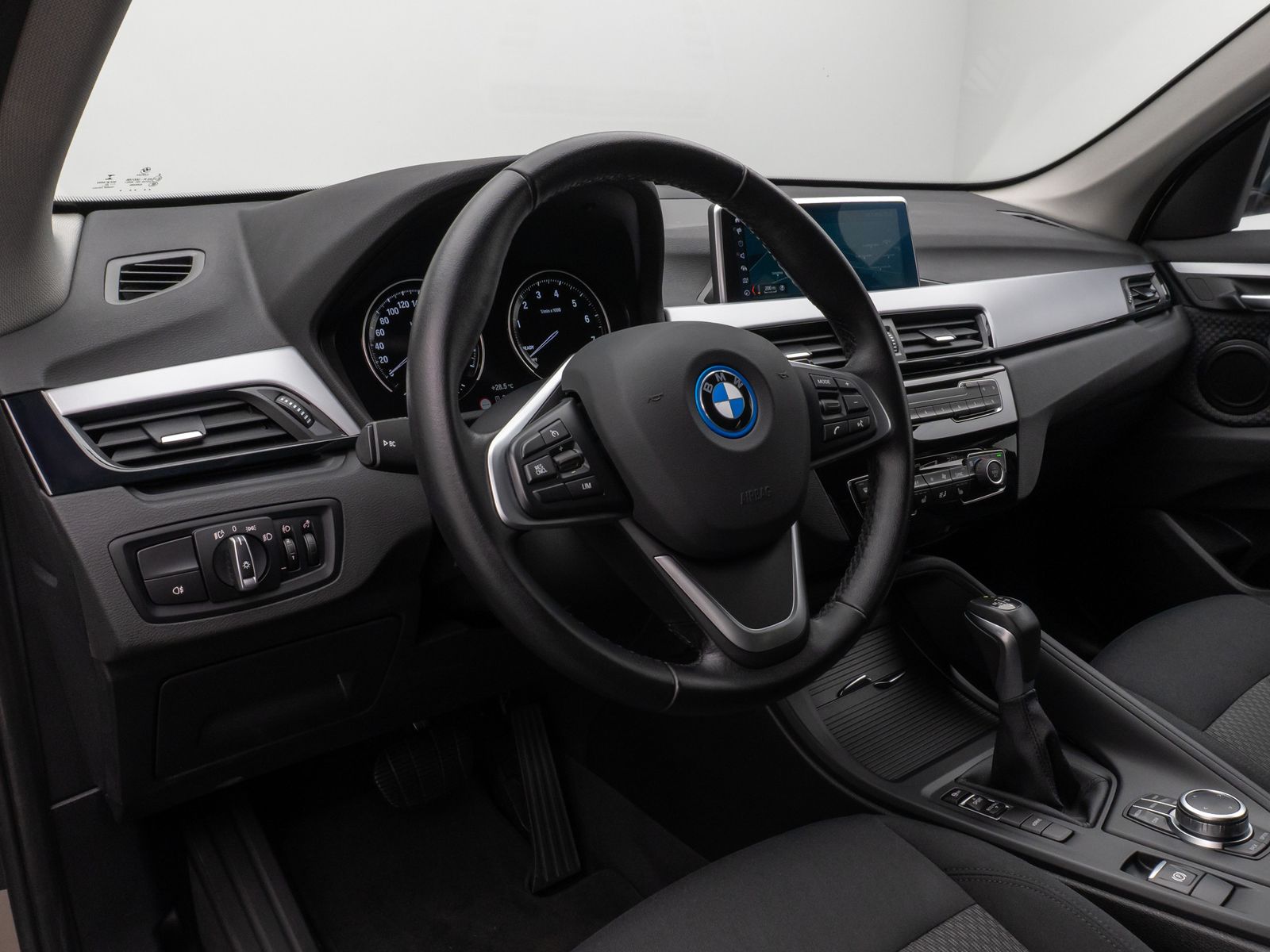 Fahrzeugabbildung BMW X1 xD25e  DAB Navi Lordos Geschwindigkeitsreg