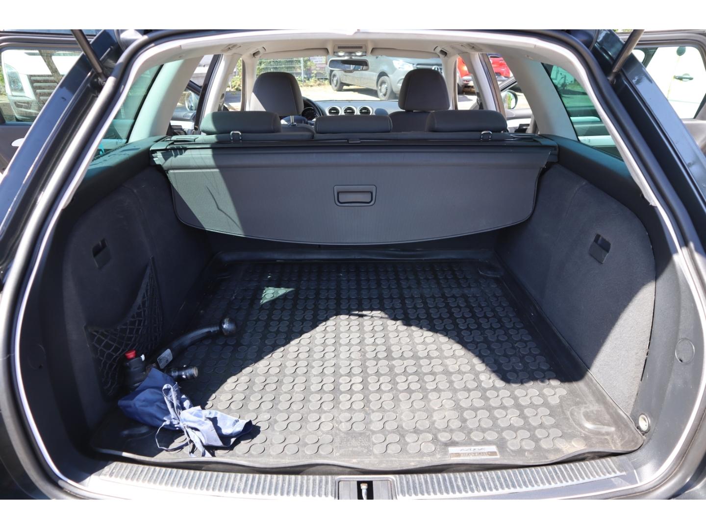 Seat Exeo 2012 — photo 10