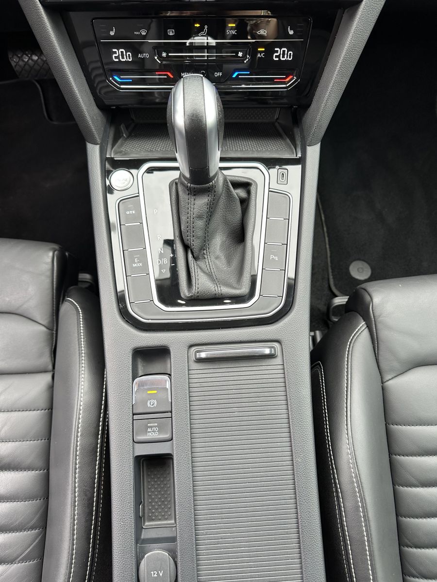 Fahrzeugabbildung Volkswagen Passat Variant 1.4 TSI DSG GTE NAV+LED+ACC+LEDER