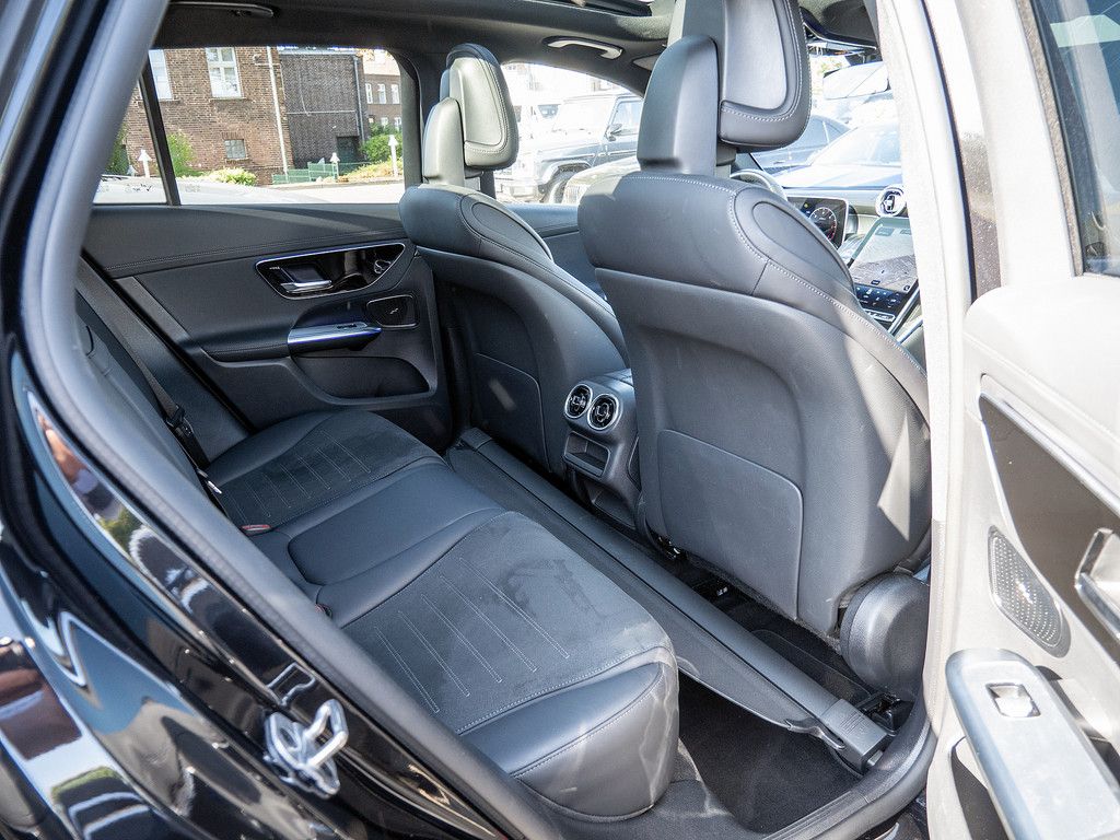 Mercedes-Benz GLC 200 d 4M AMG Sport Edition NIGHT AHK PANO BT foto 8