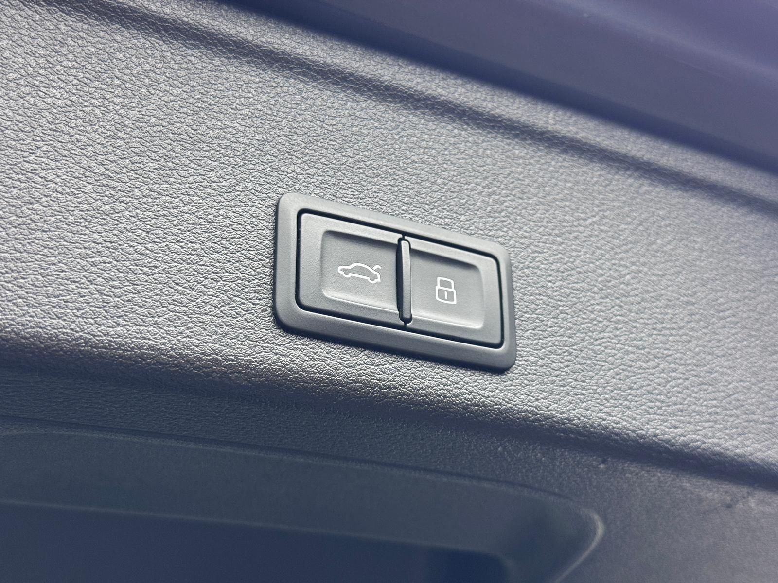 Fahrzeugabbildung Audi 40 TDI S-LINE MATRIX/ACC/KEYL/PANO/VIRTUAL/R-CAM