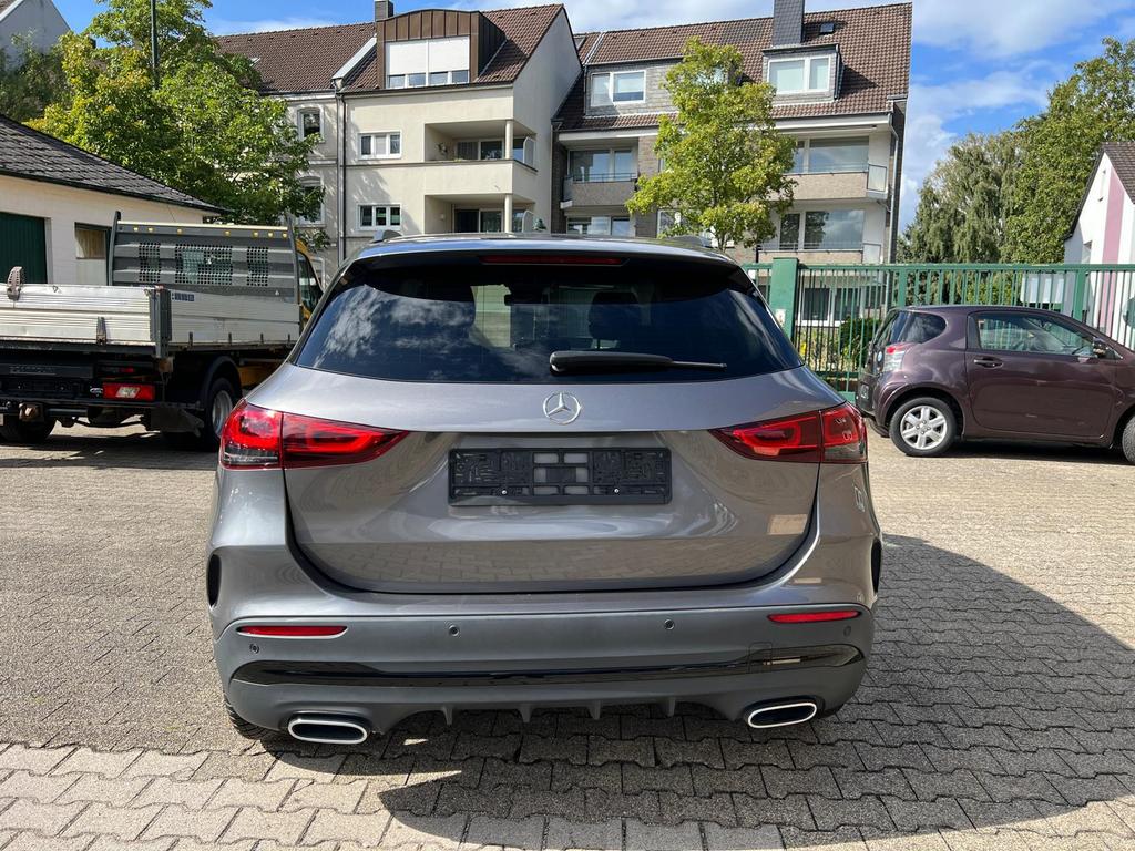 Mercedes-Benz GLA 180