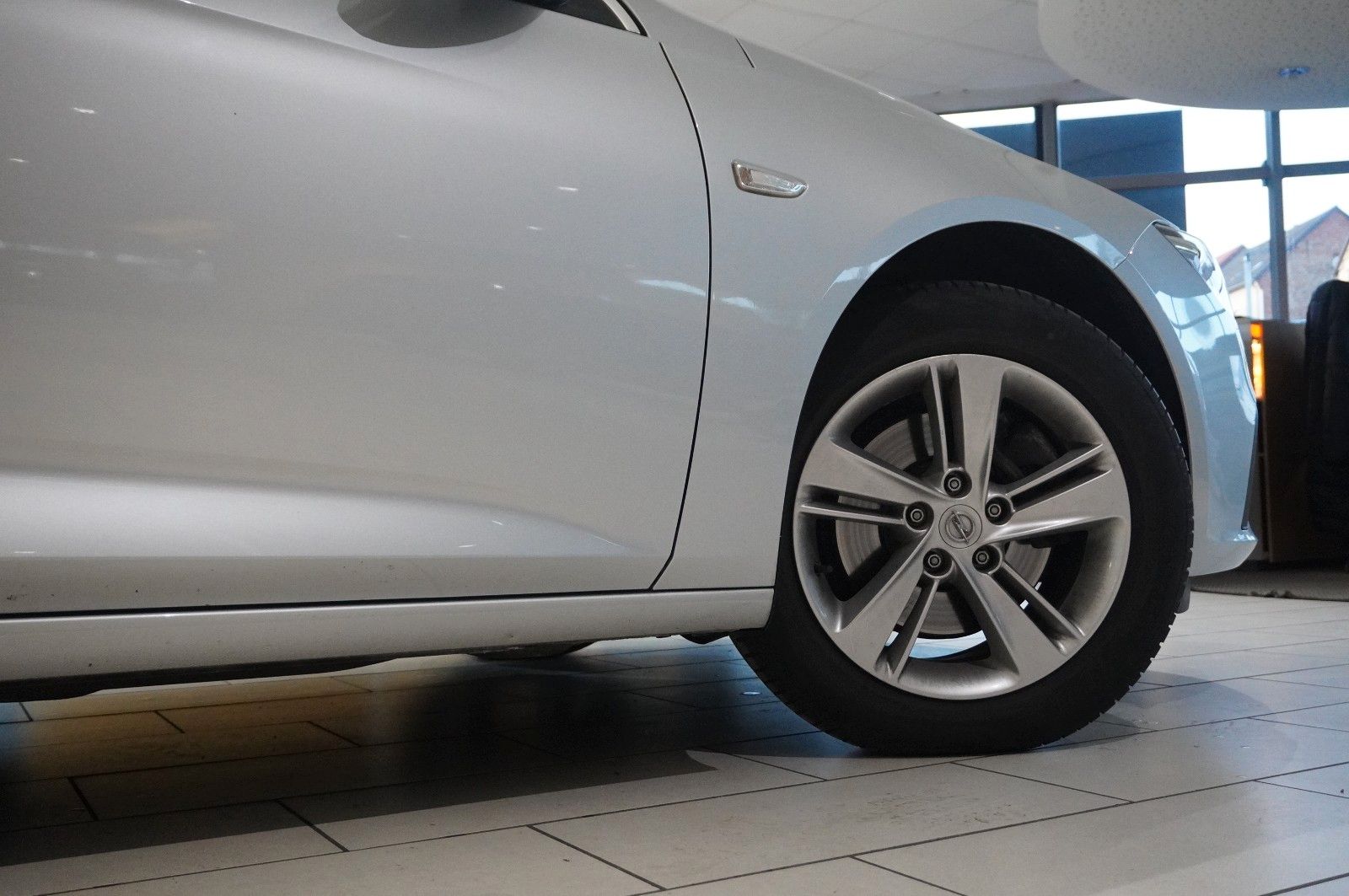 Fahrzeugabbildung Opel Insignia B ST 2.0D ELEGANCE NAVI/LED/KAMERA/HUD