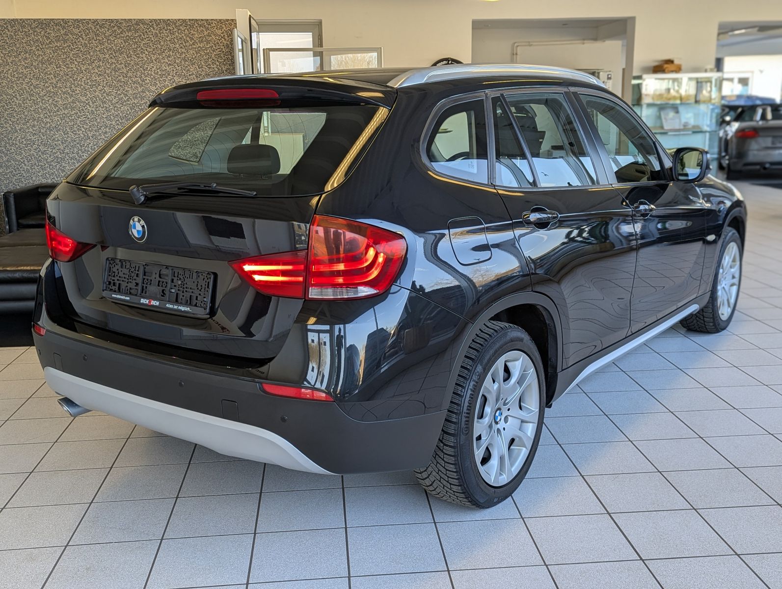 BMW X1 18 d x-Line Bi-Xenon Klimaautomatik Metallic - Image 7