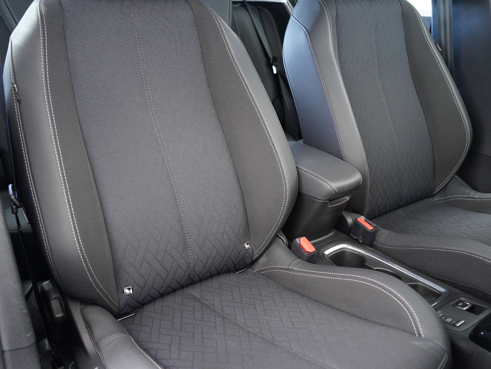 Fahrzeugabbildung Opel Corsa F 1.2 Turbo Elegance DAB/LED/PDC/SHZ