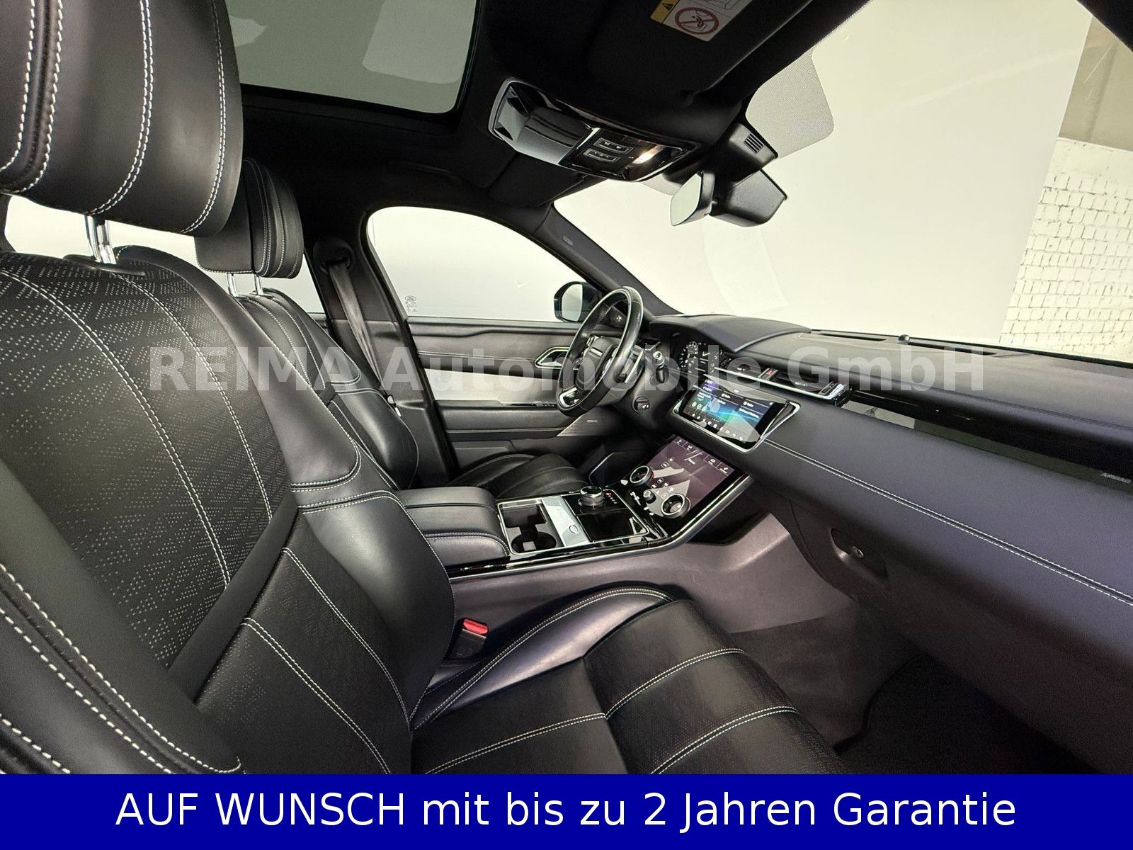 Fahrzeugabbildung Land Rover Range Rover Velar  2,0T  R-Dynamic SE, Pano, LED