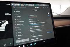 Fahrzeugabbildung Tesla Model 3 PERFORMANCE DUAL-MOTOR NAVI/LED/PILOT+