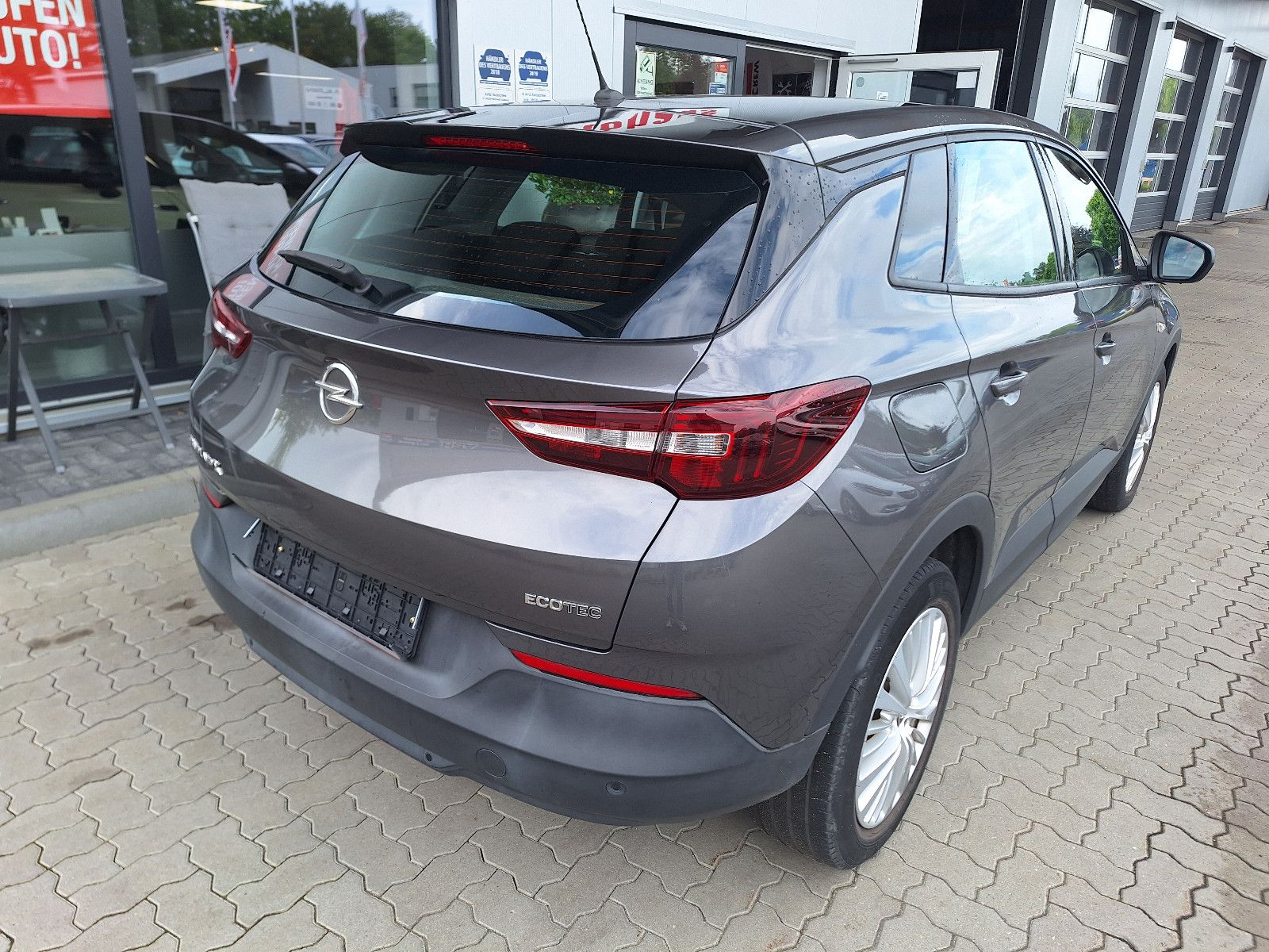 Fahrzeugabbildung Opel Grandland (X) Edition