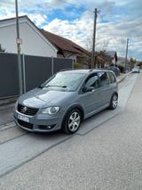 Volkswagen Touran Cross 2.0 TDI - Volkswagen Touran mit Diesel-Antrieb: Kleinwagen, Schaltgetriebe