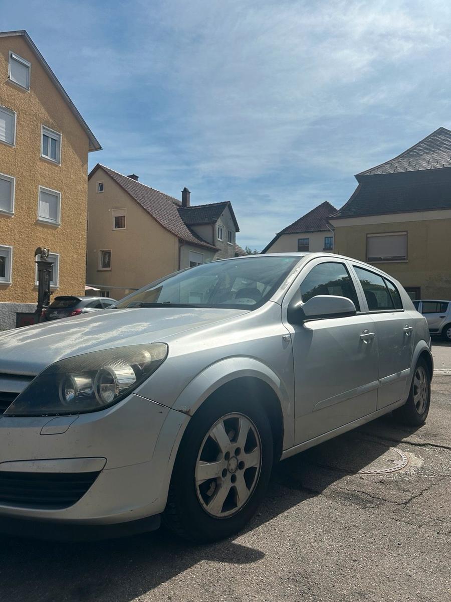 Opel Astra 2005 — engine 105 HP (77kW)