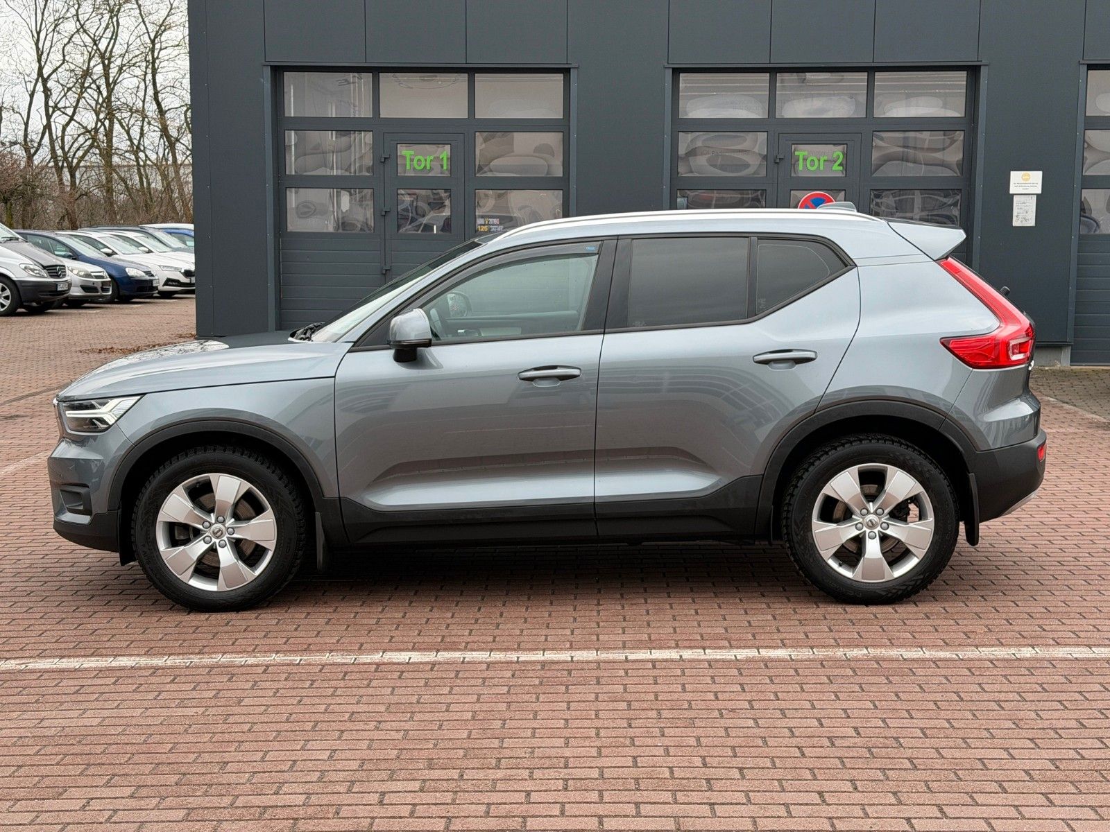 Fahrzeugabbildung Volvo XC40 T4 Momentum AWD *Nav*Totwinkel*AHK*LED*360°