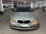 BMW E90 320i 98.000km Optional neue Stoßst... - BMW 320: 320i E90