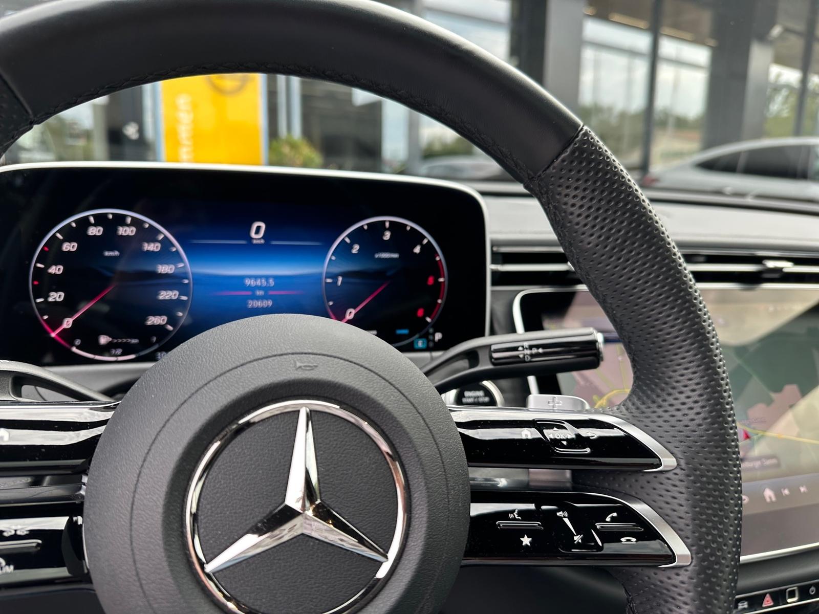 Mercedes-Benz E 220 d T +AMG+SHZ+Pano+Edi.+AHK+STH+W-Paket+ACC